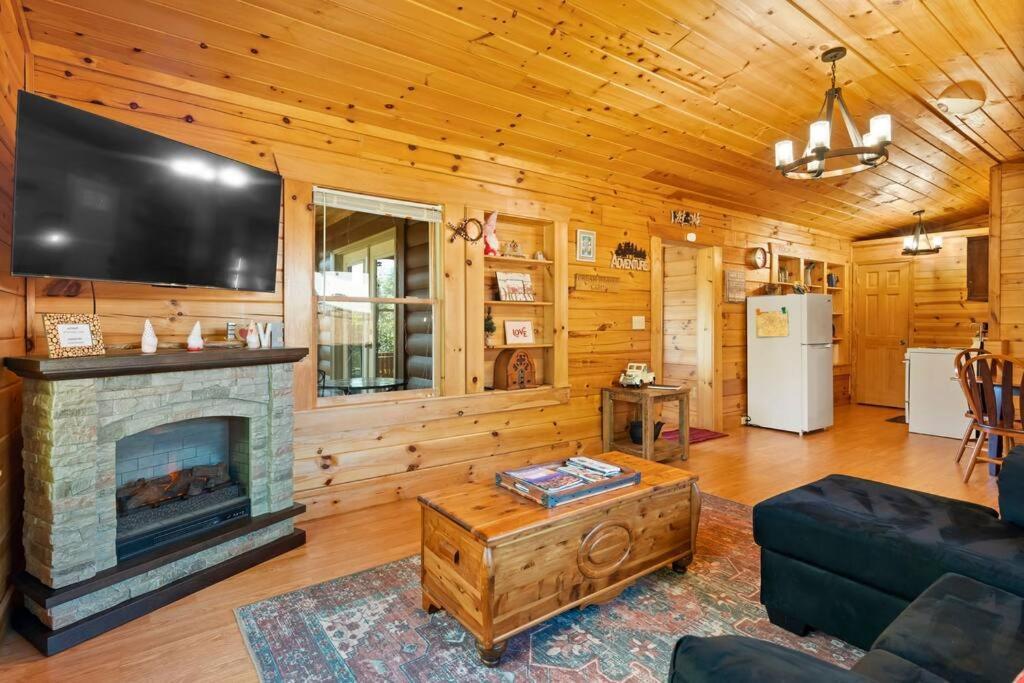 Вилла Dream Weaver Cabin Candler Экстерьер фото